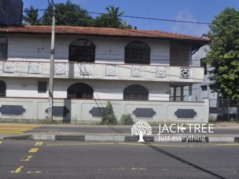 Commercial property for sale on Galle Road in Kalutara