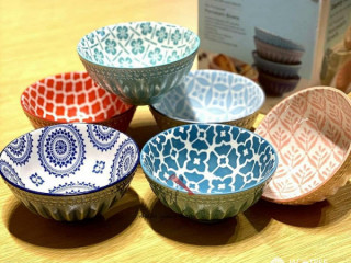All purpose Porcelain Bowls These classic multi-colour