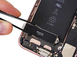 IPhone Original Battery replacement in front of you