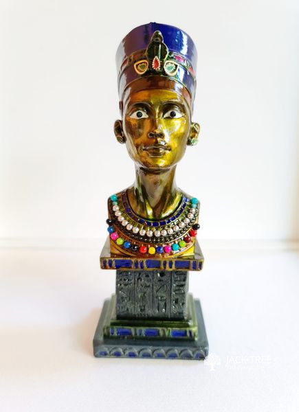 Queen Nefertiti (Ancient Egypt and a royal wife)