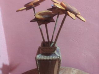 Flower box (Made in Sri Lanka) Mmanura Mmanura