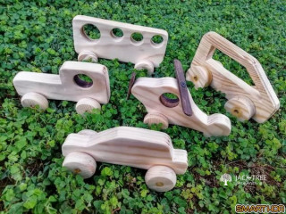 කුඩා ළමුන්ට දැව සෙල්ලම් බඩු (Hand made wooden toys)