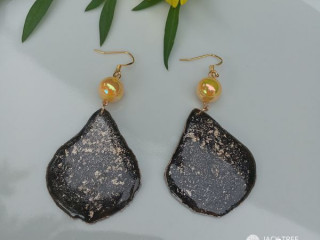 Handmade Charcoal Pearl Earrings  Earrings made of dried flower