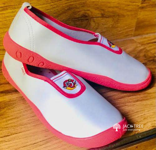 Ladies shoes ️ Price 800/= Cash on delivery (