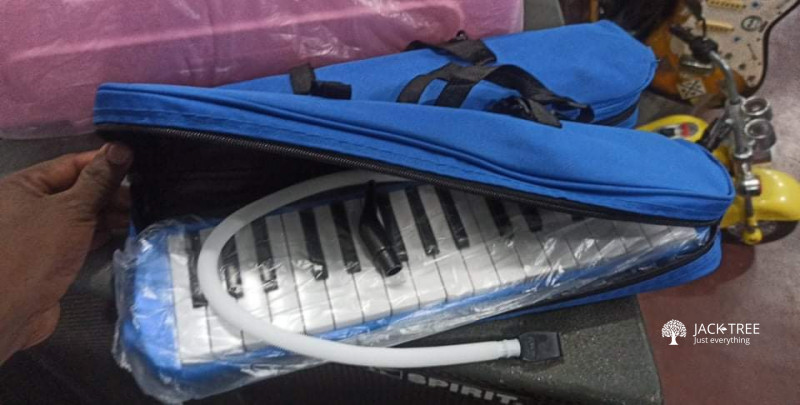 Melodica Brand New. 32 keys. Imported. Wholesale prices