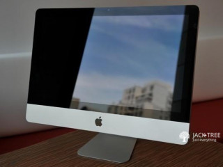 *Almost New* Apple iMac 21.5 Inch From UK
