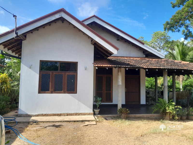 House for sale with Land in Dankotuwa, Kirimatiyana