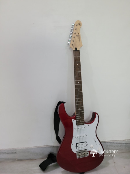 Original Yamaha Pacifica 012 Electric Guitar