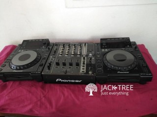 Pioneer DJM 750k mixer with Pioneer CDJ 900 pair & 2 Brand New DDJ200 DJ Controller